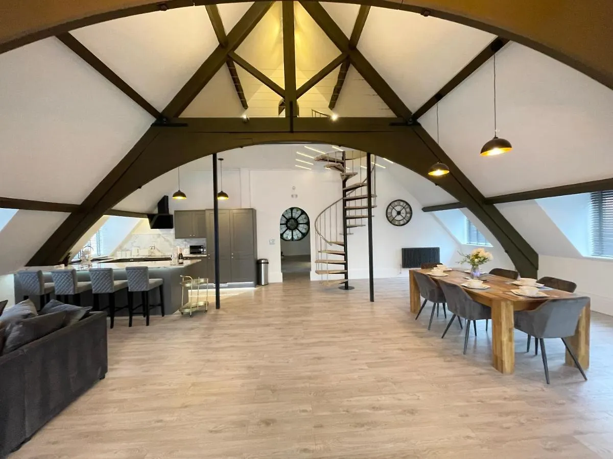The Church Conversion 'Hot Tub' Villa Blackpool Holiday home